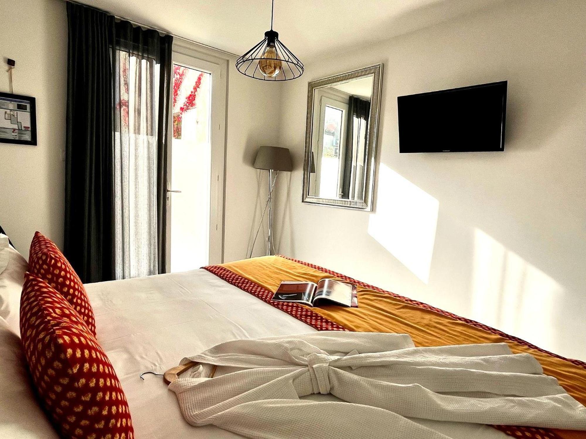 Hotel Saint Louis Aigues-Mortes Kültér fotó
